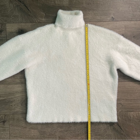 ZARA Girls Size 13-14 Fuzzy Turtleneck Sweater - Picture 8 of 8